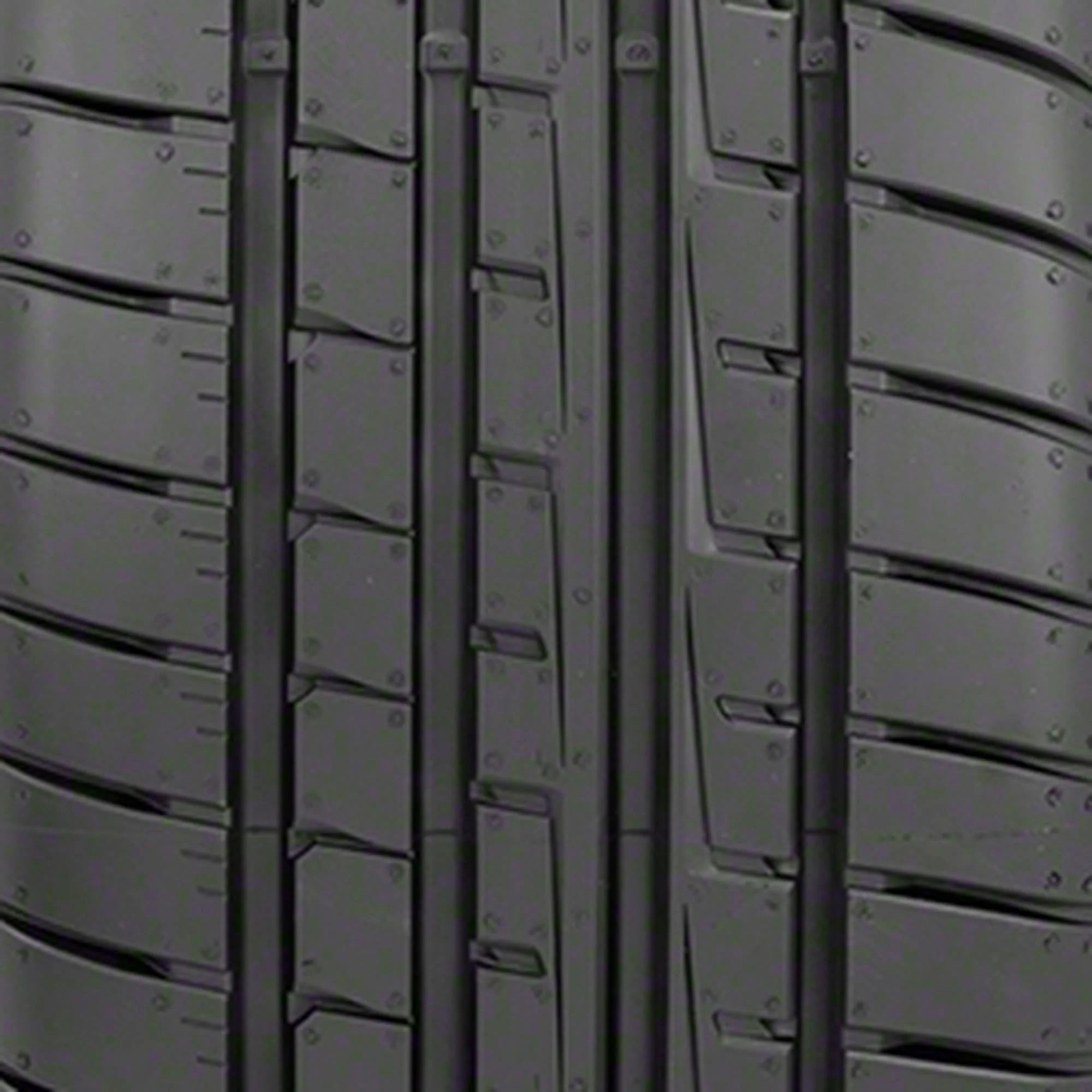 Asymmetrical 3 Summer 245/35R20 (95Y) XL passenger tires