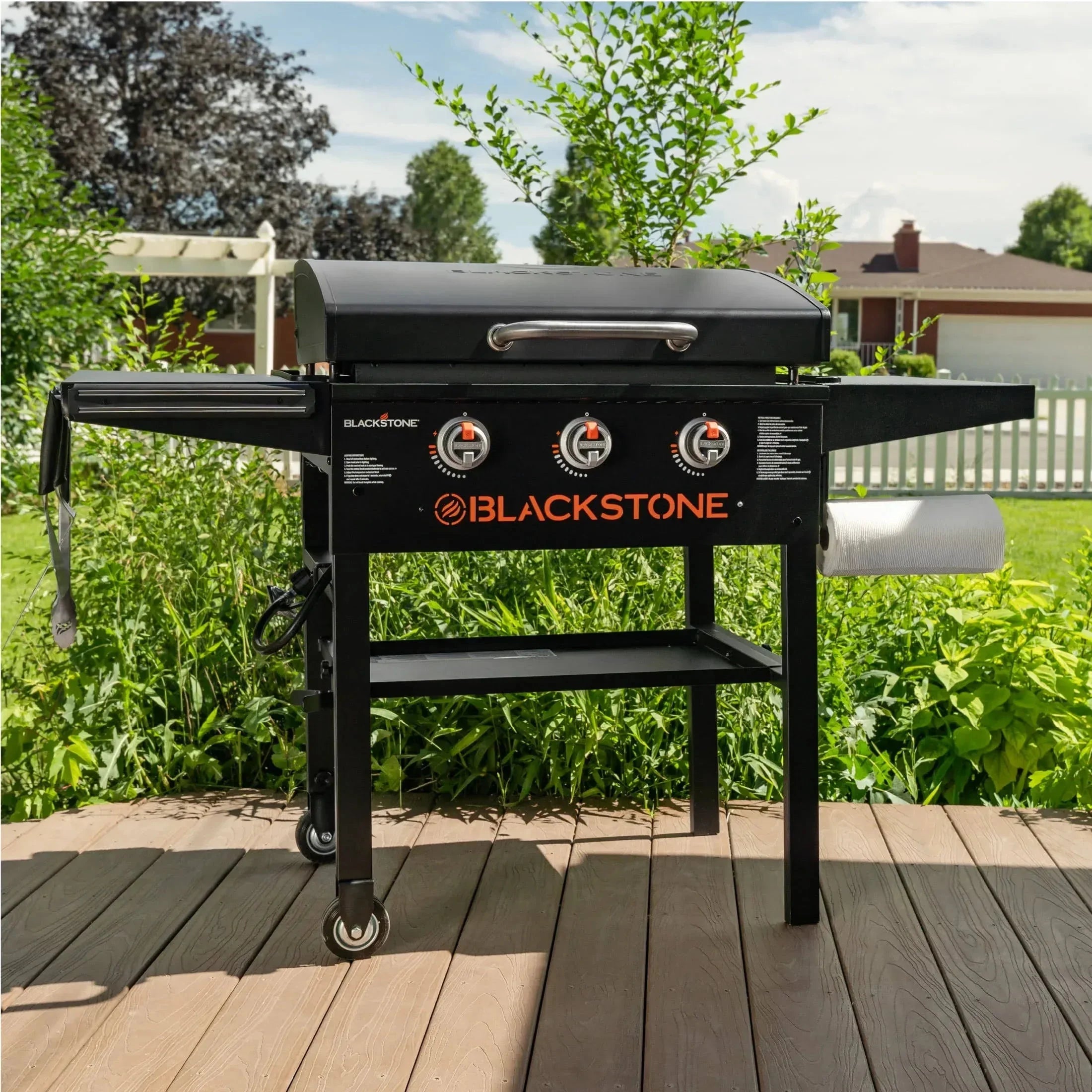 Blackstone 3-Burner 28 XL Griddle with Hood in Black