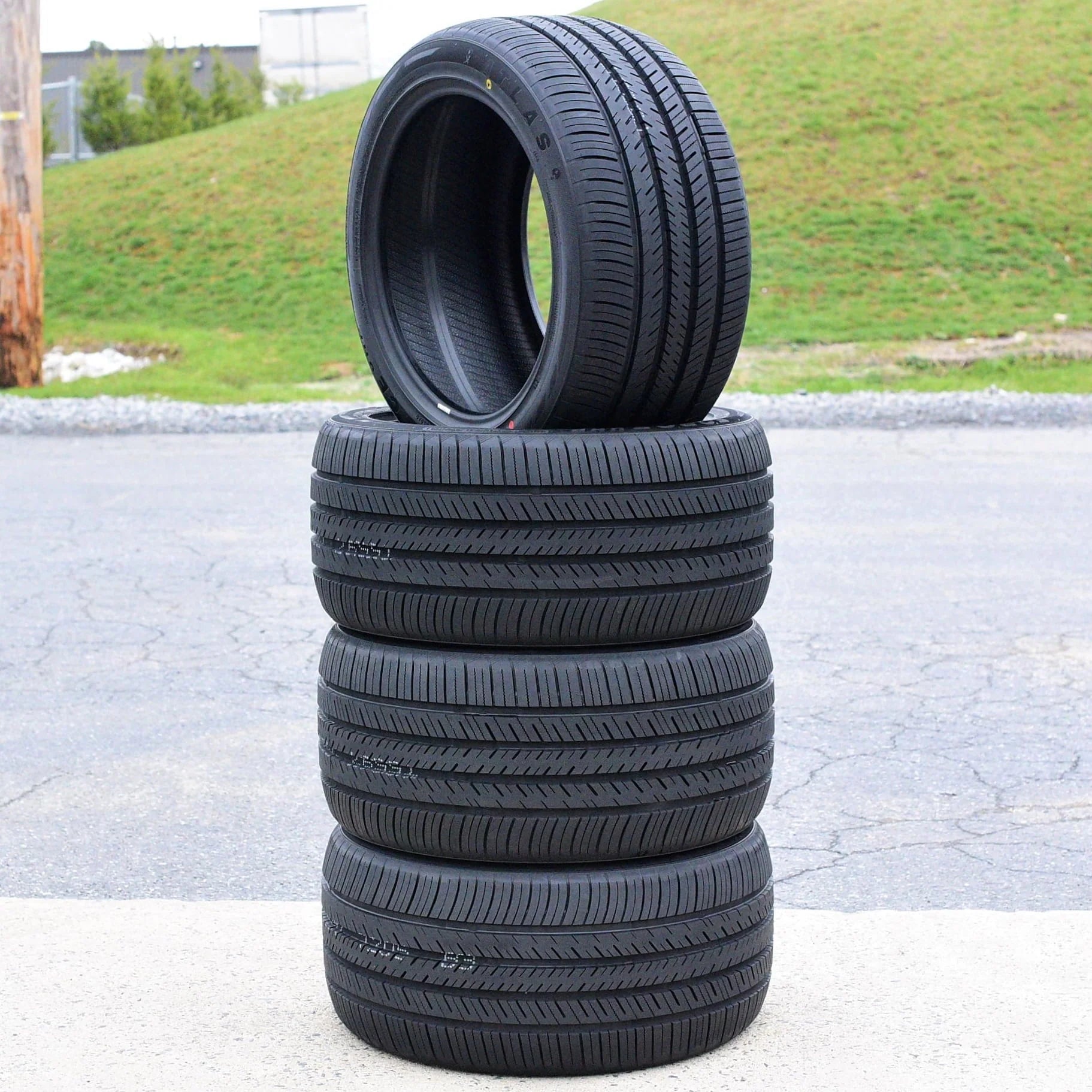 A set of 4 (4)265/35R20 99Y XL high-performance full-season tires for: 2015-23 Ford Mustang EcoBoost Premium, 2012-13 Audi A7 Quattro Base